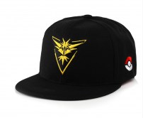 Бейзболка с рисунком и цветным козырьком фото