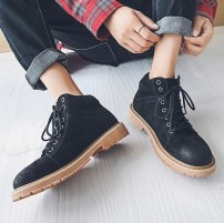 Высокие ботинки на шнуровке для мужчин фото