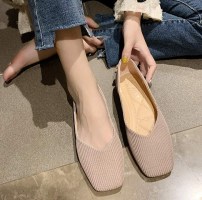 Однотонные балетки женские с квадратным носом фото