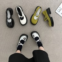 Женские лаковые туфли в стиле Лолиты - с ремешками - ретро