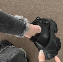 Женские ретро туфли на толстой подошве фото