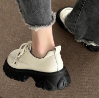 Женские ретро туфли на толстой подошве фото