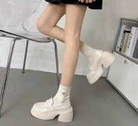 Лоферы в ретро стиле на толстом грубом каблуке фото