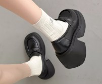 Лоферы в ретро стиле на толстом грубом каблуке фото