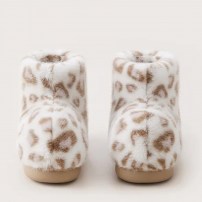Тапочки-угги chikoku Leopard White белые плюшевые с нежным бежевым леопардовым принтом фото