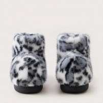 Тапочки-угги chikoku Leopard Gray серые плюшевые с черно-белым принтом снежного барса фото