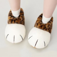 Тапочки chikoku Snowball Cat темно-леопардовые с белым пышным мысом и gum-подошвой фото
