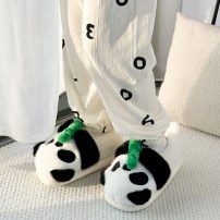 Тапочки chikoku Bear With Bamboo панда черно-белые с бамбуком на голове фото