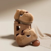 Тапочки chikoku Spotted Puppy бежево-карамельные плюшевые щенок с длинным свисающим ухом фото