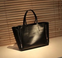 Женская сумка с боковыми замками