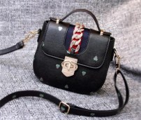 Женский клатч с цепью фото