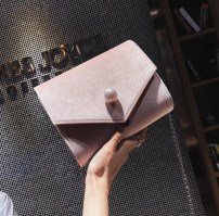 Небольшой велюровый женский клатч фото