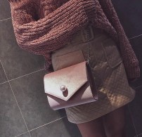 Небольшой велюровый женский клатч фото