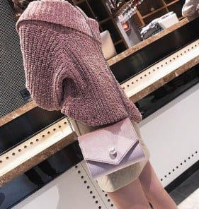 Небольшой велюровый женский клатч фото