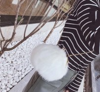 Меховый пушистый клатч фото