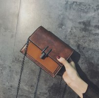 Кожаный женский клатч c застежкой