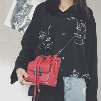 Вместительная сумка на затяжке фото