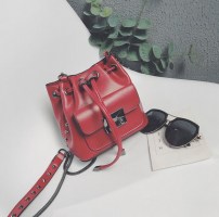 Вместительная сумка на затяжке фото