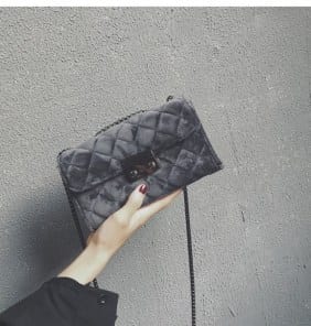 Классический велюровый женский клатч фото