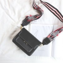 Качественный женский клатч через плече фото