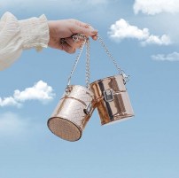 Мини сумка в форме бочки с цепочкой фото