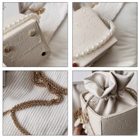 Квадратная мини сумка с мешком внутри фото