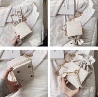 Квадратная мини сумка с мешком внутри фото