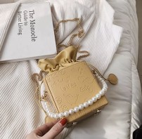 Квадратная мини сумка с мешком внутри фото