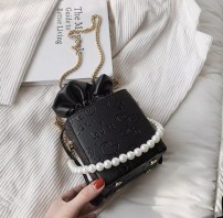 Квадратная мини сумка с мешком внутри фото