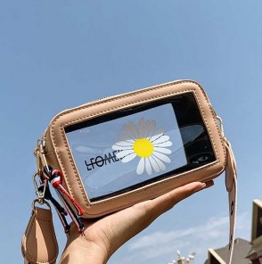 Прозрачная сумка клатч с ромашкой фото