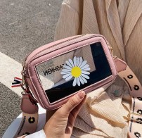 Прозрачная сумка клатч с ромашкой фото