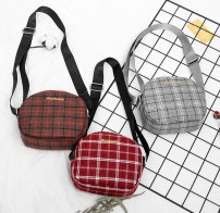 Маленькая круглая сумочка фото