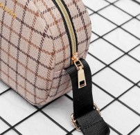 Маленькая круглая сумочка фото