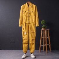 Мужской сплошной комбинезон яркий фото