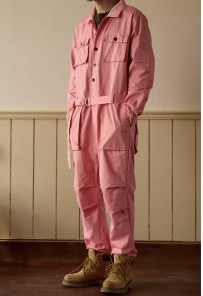 Яркий мужской комбинезон сплошной розовый - с длинными рукавами и большими карманами фото