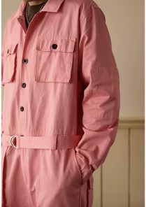 Яркий мужской комбинезон сплошной розовый - с длинными рукавами и большими карманами фото