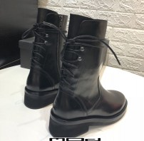 Женские черные ботинки высокие со шнуровкой сзади фото