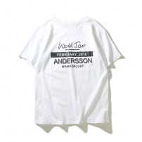 Свободная футболка с надписью на спине фото