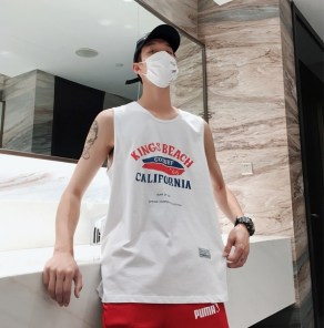 Однотонная майка с надписью Kings Beach фото