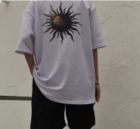 Однотонная футболка свободная с солнцем фото