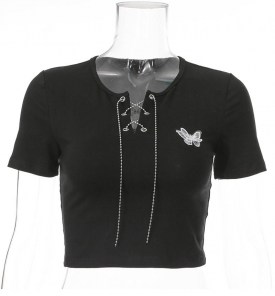 Черная футболка кроп топ с бабочкой фото