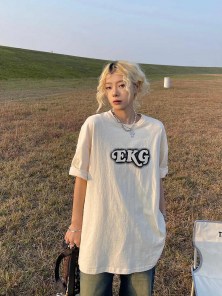 Футболка с серцем на спине фото