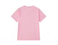 Яркая широкая футболка с большим рукавами и крутым рисунком фото