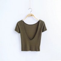 Женская футболка топ с открытой спиной фото