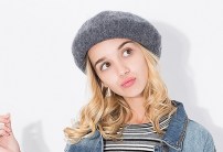 однотонный женский берет классический фото