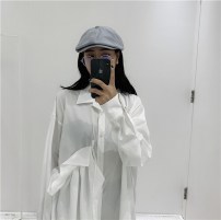 Женский хлопковый берет с коротким козырьком фото