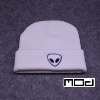 Шапка с инопланетянином фото