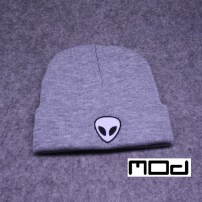 Шапка с инопланетянином фото