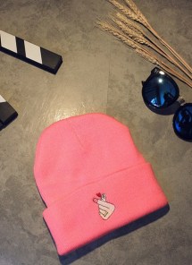 Шапка с женскими пальцами и сердечком фото