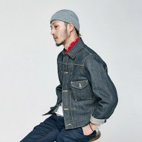 Короткая однотонная шапка фото